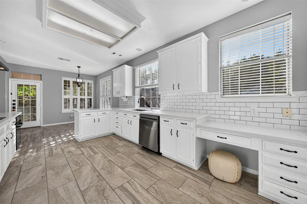 7406 Greatwood Grove Drive Sugar Land, TX 77479