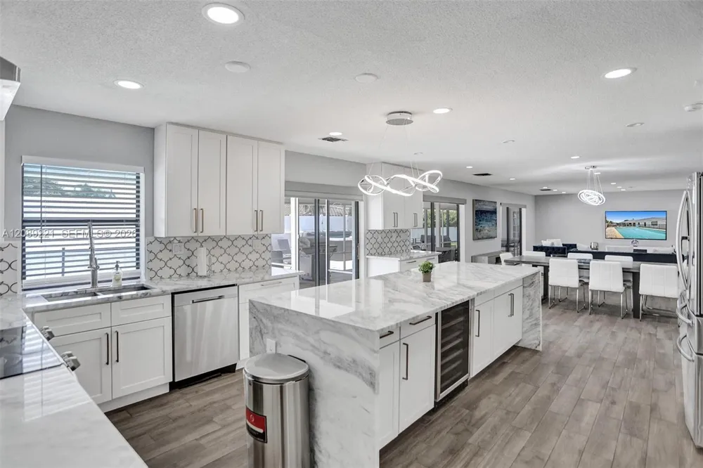 1531 SE 24th Ter Pompano Beach, FL 33062