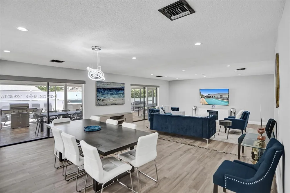 1531 SE 24th Ter Pompano Beach, FL 33062