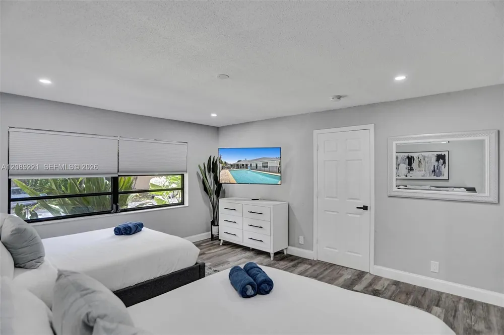 1531 SE 24th Ter Pompano Beach, FL 33062