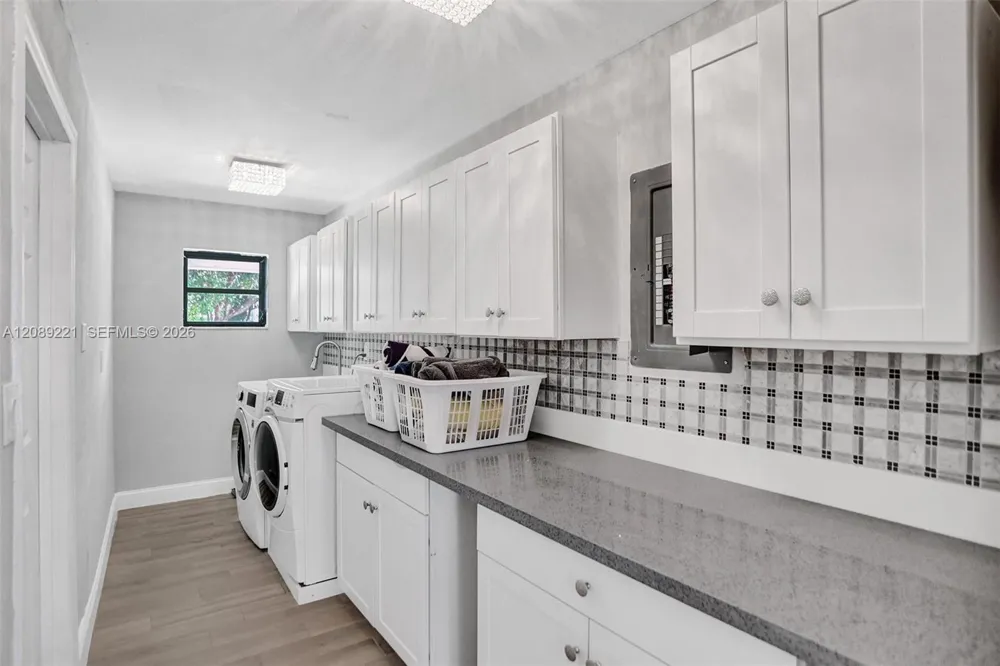1531 SE 24th Ter Pompano Beach, FL 33062