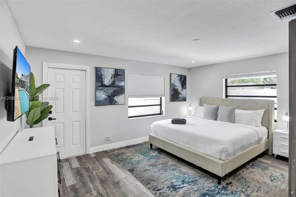1531 SE 24th Ter Pompano Beach, FL 33062