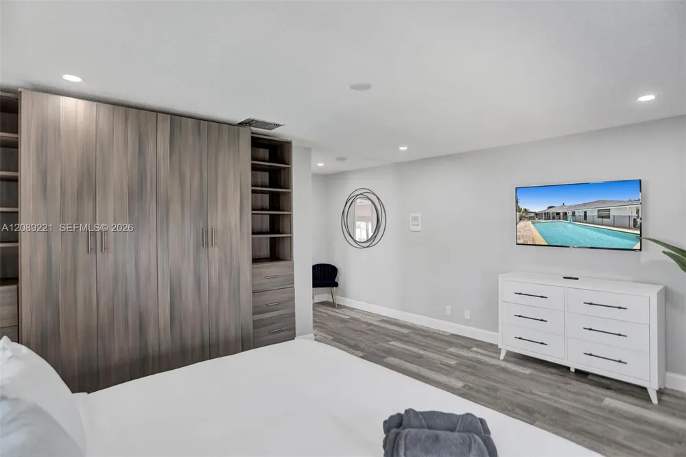 1531 SE 24th Ter Pompano Beach, FL 33062