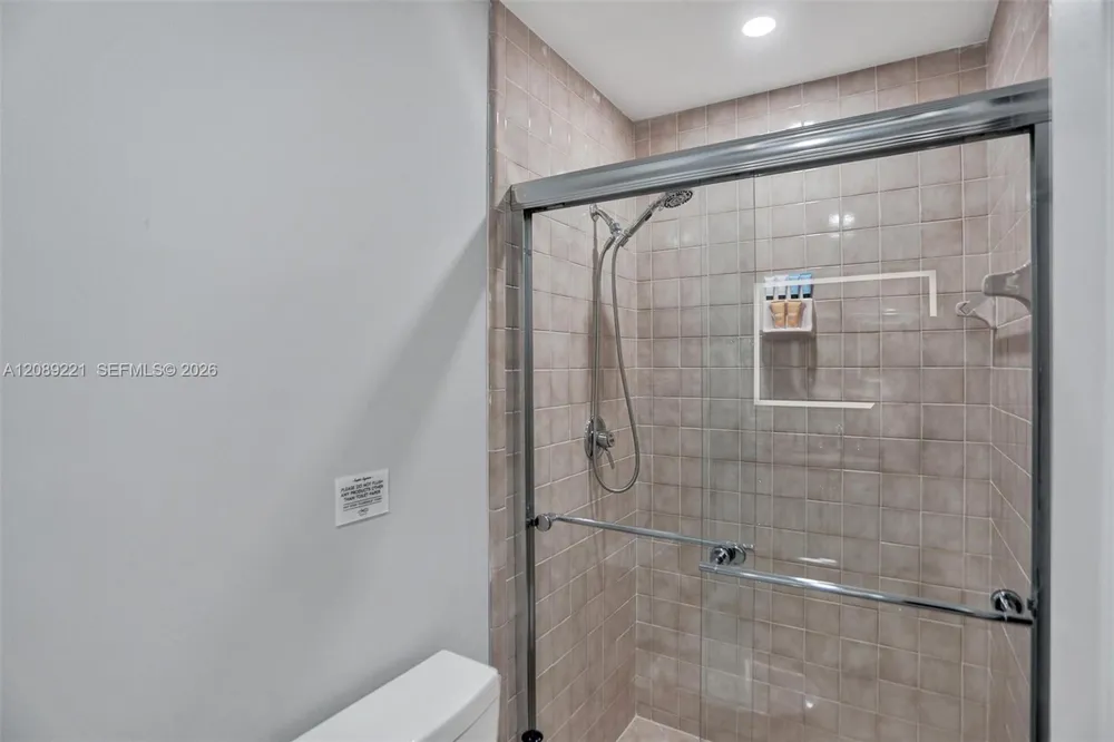 1531 SE 24th Ter Pompano Beach, FL 33062
