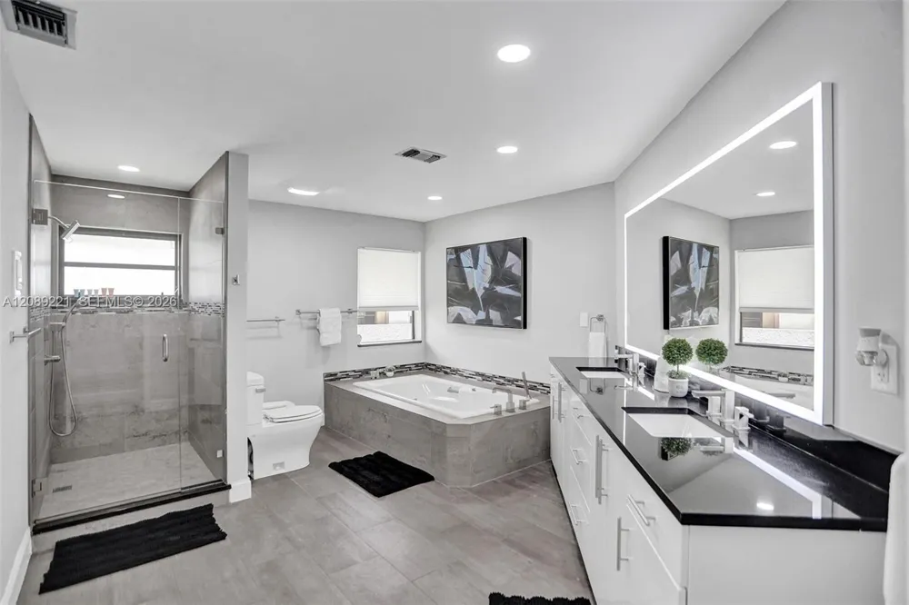 1531 SE 24th Ter Pompano Beach, FL 33062