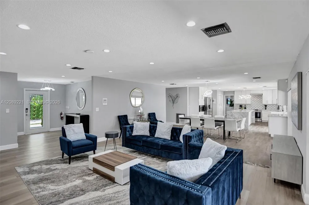 1531 SE 24th Ter Pompano Beach, FL 33062