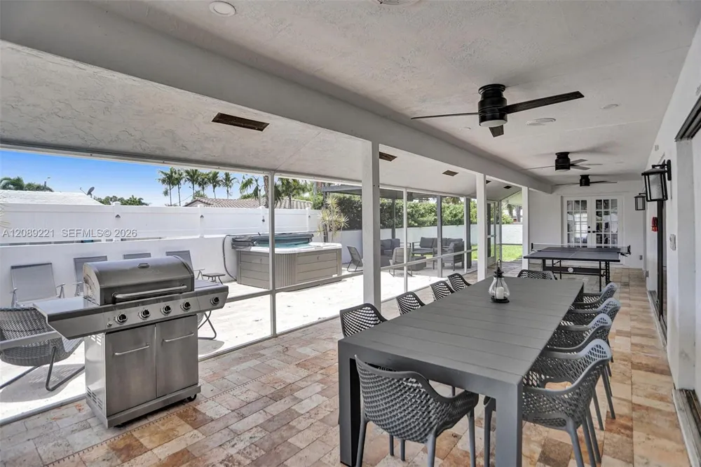 1531 SE 24th Ter Pompano Beach, FL 33062