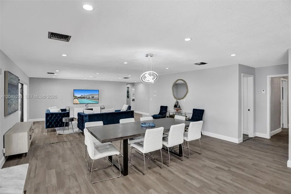 1531 SE 24th Ter Pompano Beach, FL 33062