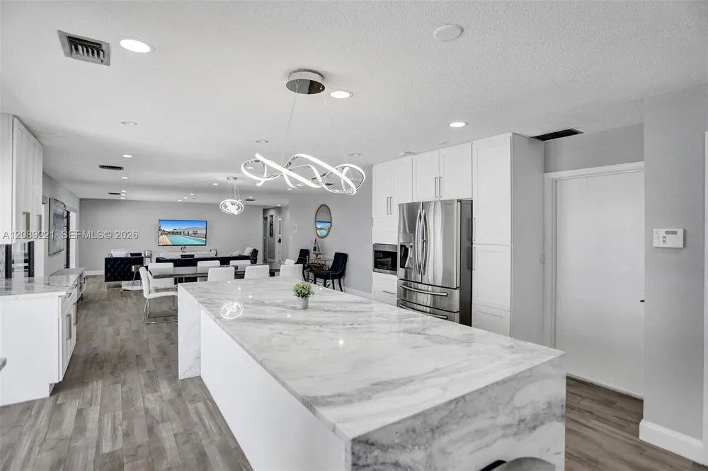 1531 SE 24th Ter Pompano Beach, FL 33062
