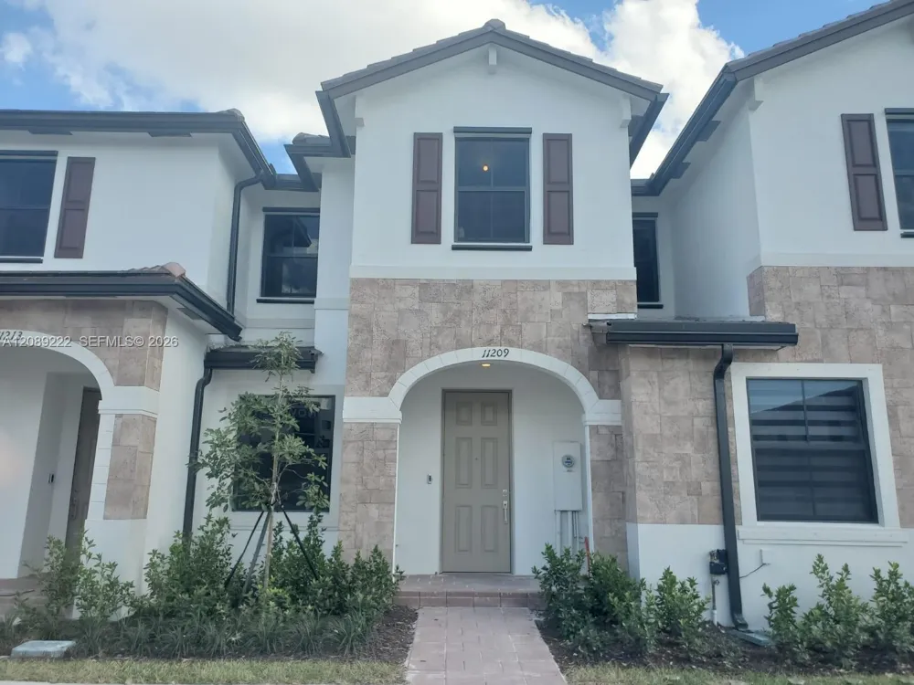 11209 W 34th Way #11209 Hialeah, FL 33018