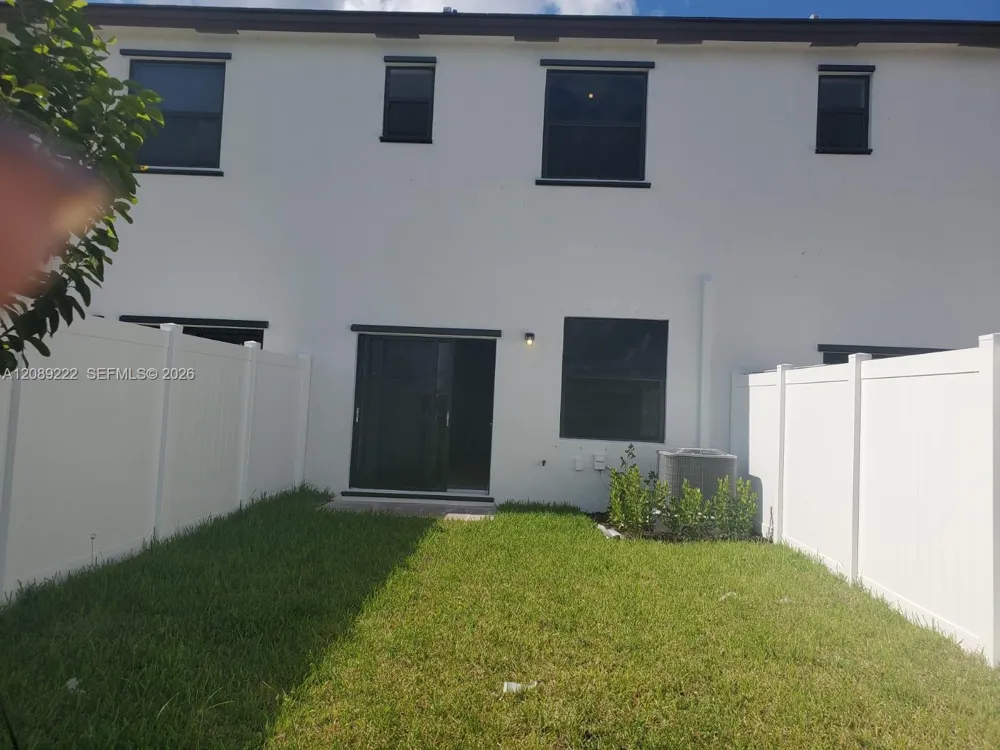 11209 W 34th Way #11209 Hialeah, FL 33018