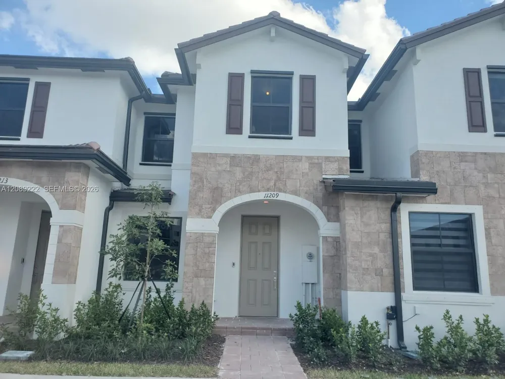 11209 W 34th Way #11209 Hialeah, FL 33018