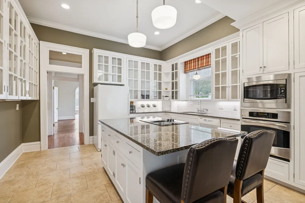 215 4th Ave S Franklin, TN 37064