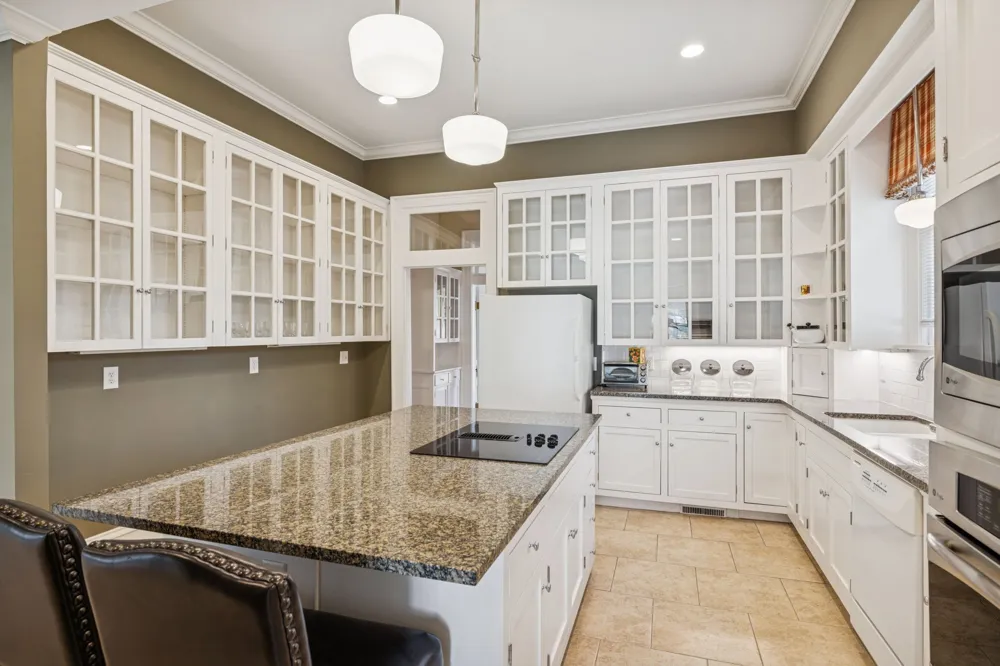 215 4th Ave S Franklin, TN 37064