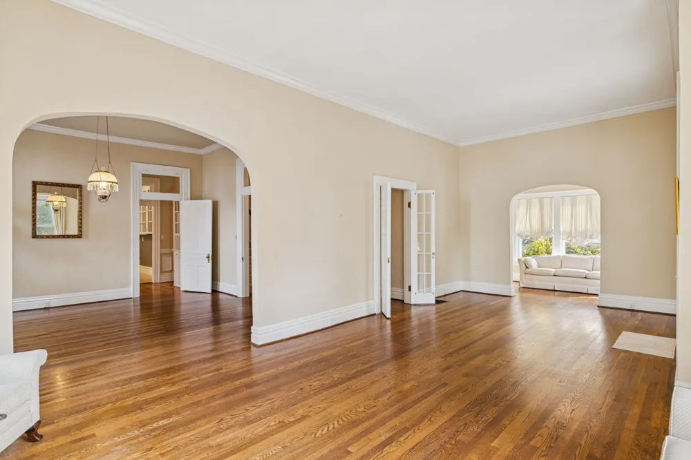 215 4th Ave S Franklin, TN 37064