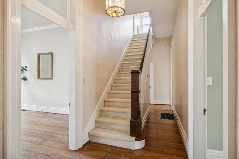 215 4th Ave S Franklin, TN 37064