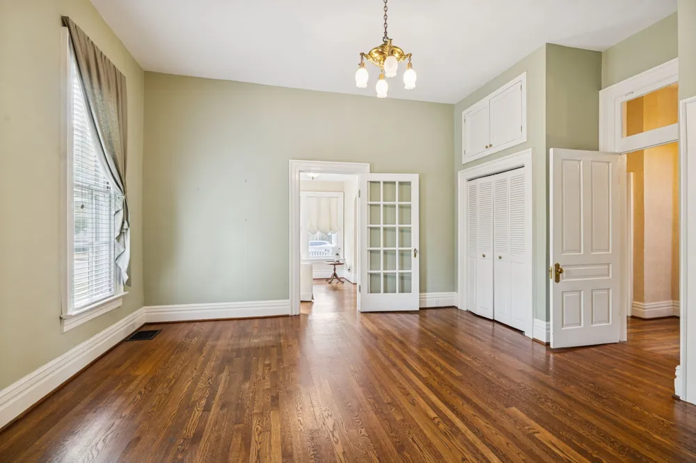 215 4th Ave S Franklin, TN 37064