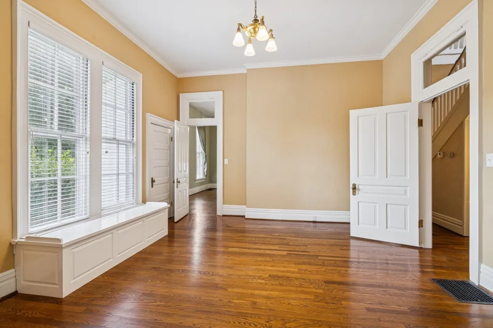 215 4th Ave S Franklin, TN 37064