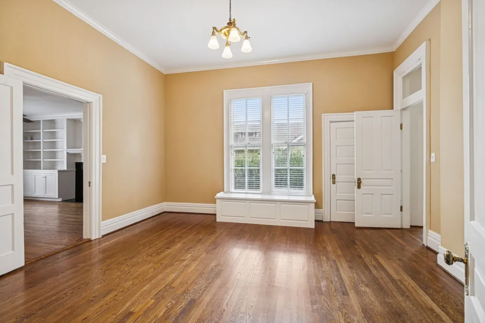 215 4th Ave S Franklin, TN 37064