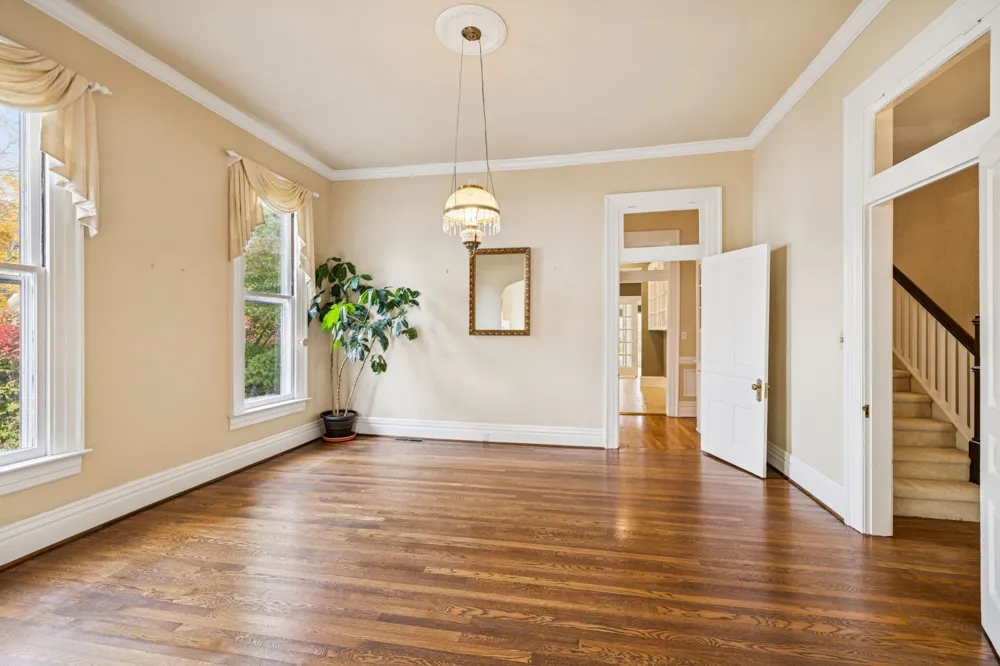 215 4th Ave S Franklin, TN 37064