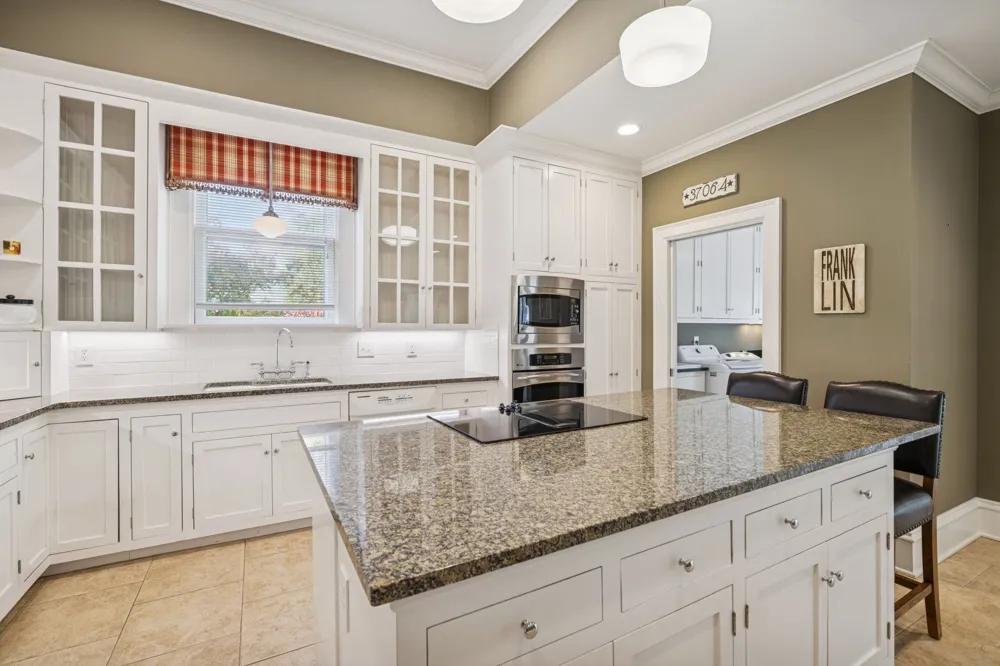 215 4th Ave S Franklin, TN 37064