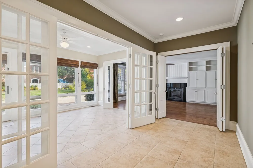 215 4th Ave S Franklin, TN 37064