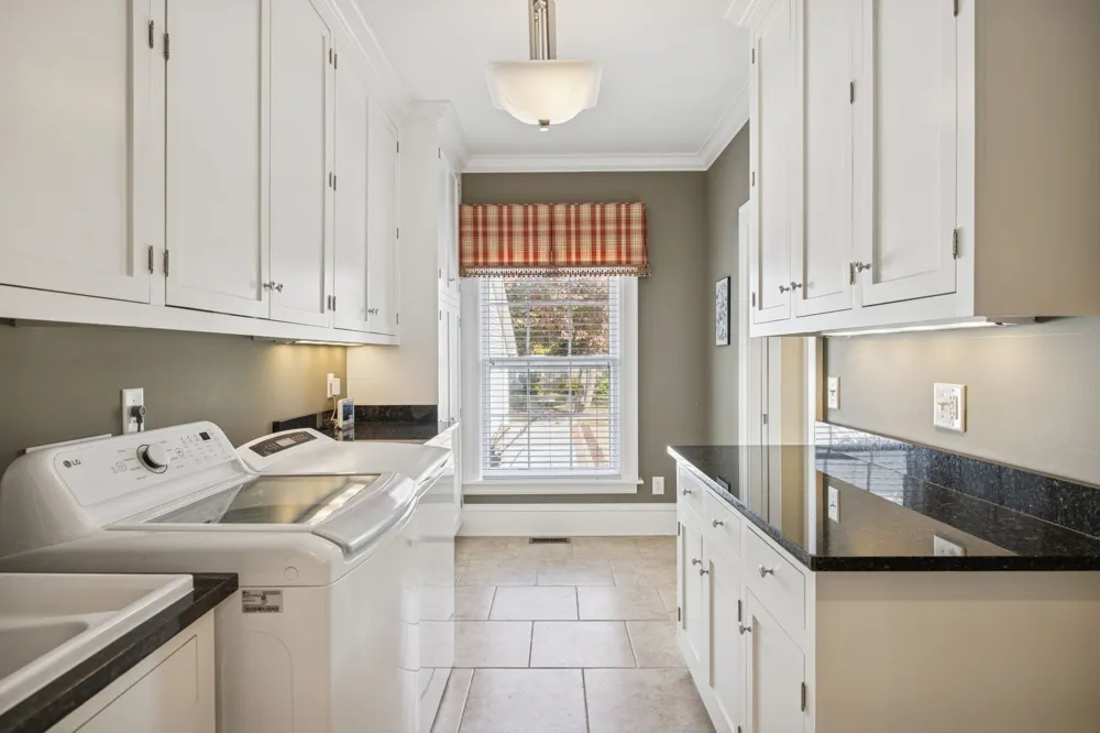 215 4th Ave S Franklin, TN 37064