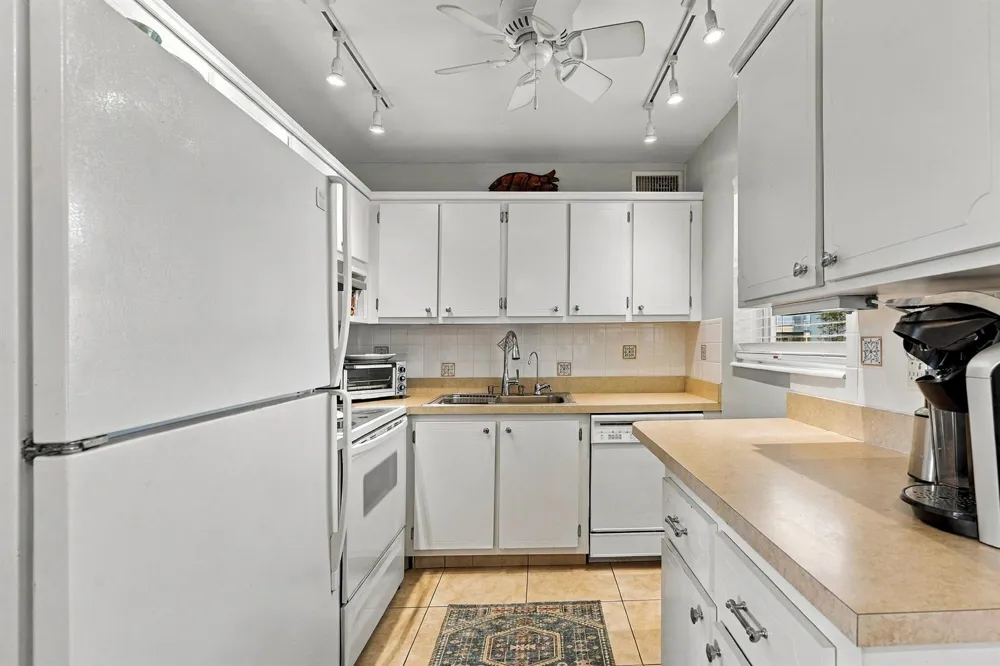 530 HORIZONS E #104 Boynton Beach, FL 33435