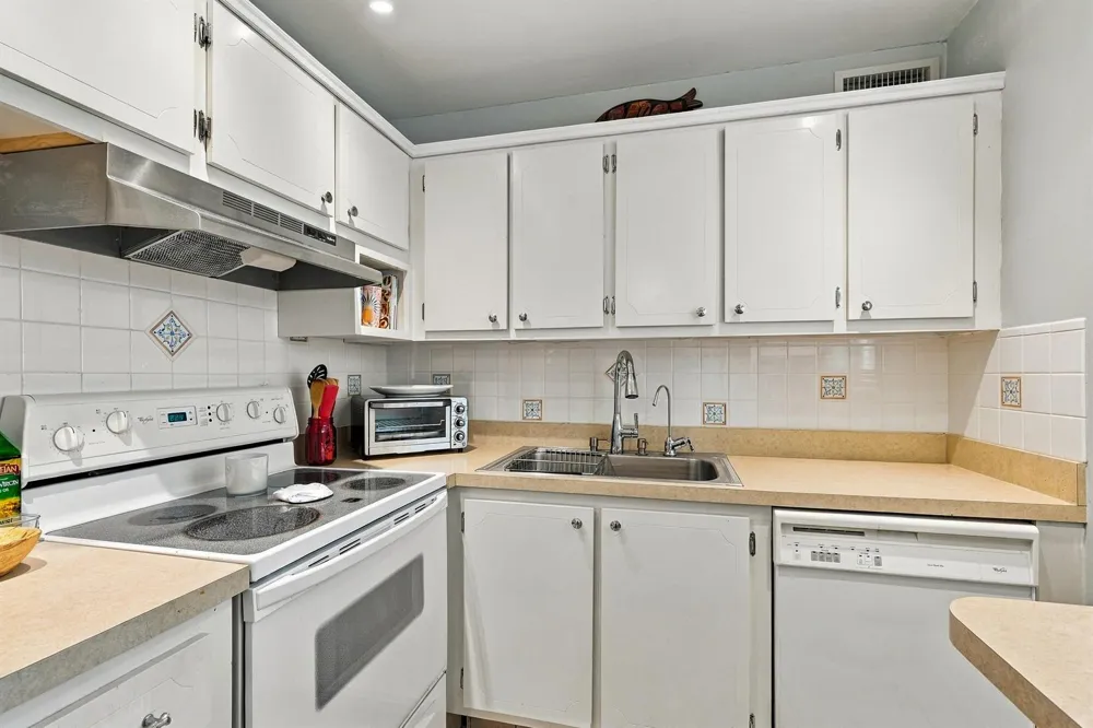 530 HORIZONS E #104 Boynton Beach, FL 33435