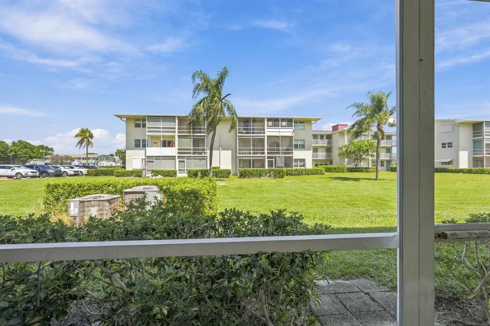 530 HORIZONS E #104 Boynton Beach, FL 33435