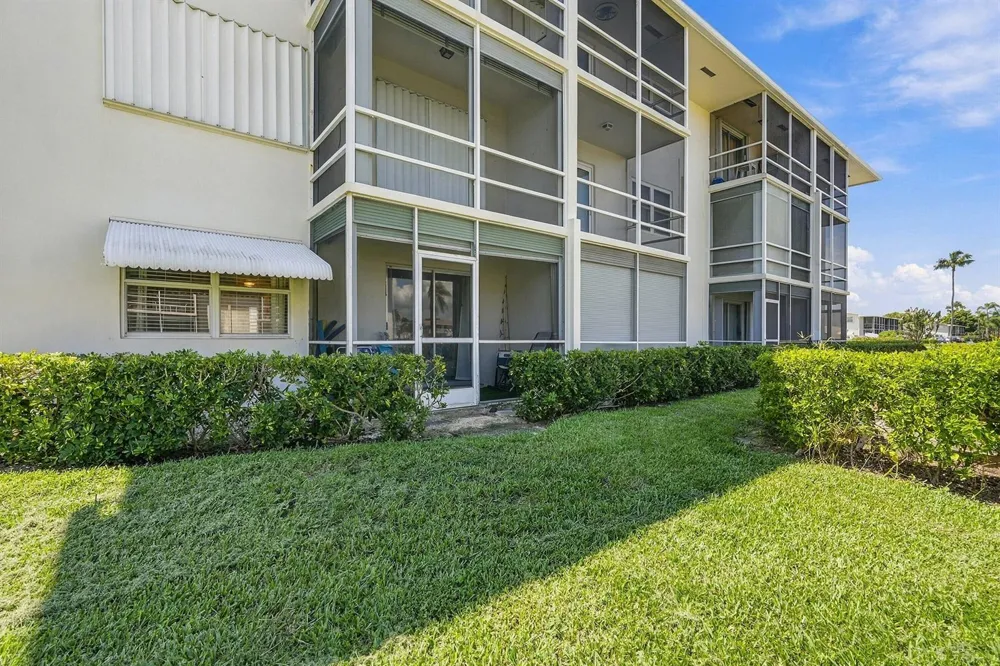 530 HORIZONS E #104 Boynton Beach, FL 33435