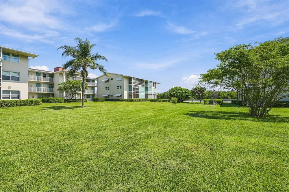 530 HORIZONS E #104 Boynton Beach, FL 33435