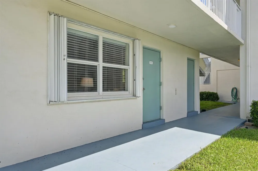 530 HORIZONS E #104 Boynton Beach, FL 33435