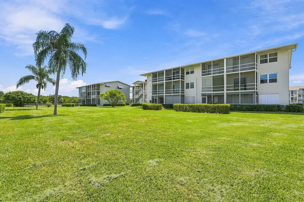 530 HORIZONS E #104 Boynton Beach, FL 33435