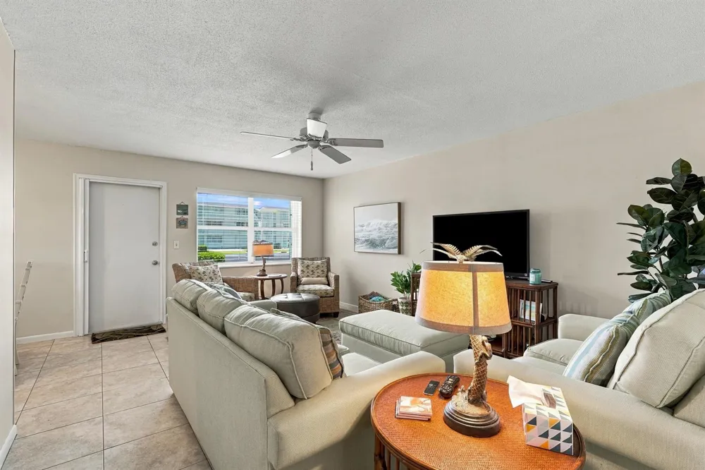 530 HORIZONS E #104 Boynton Beach, FL 33435