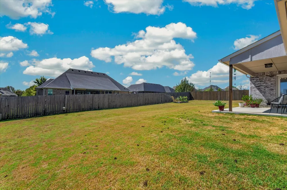 5523 Aspen Avenue Bartlesville, OK 74006