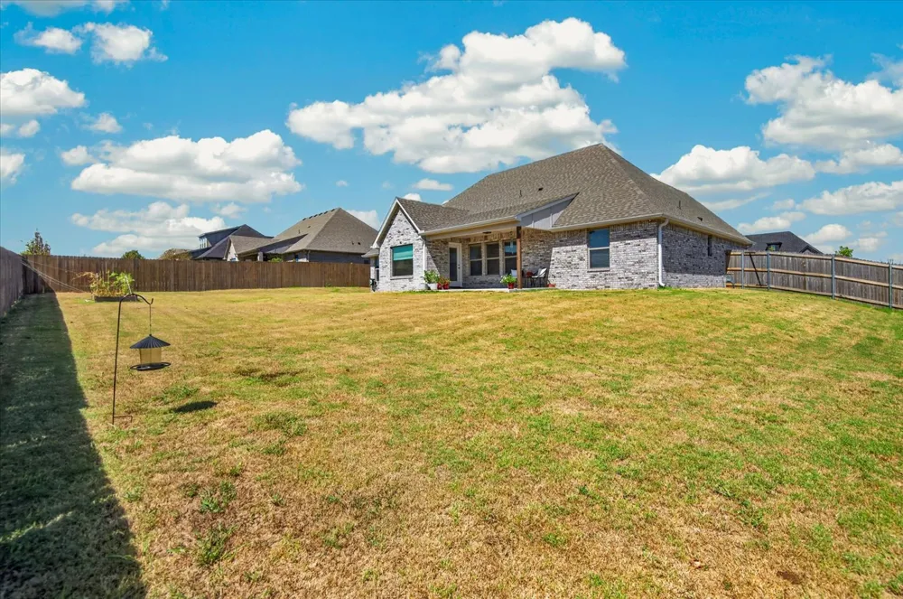 5523 Aspen Avenue Bartlesville, OK 74006