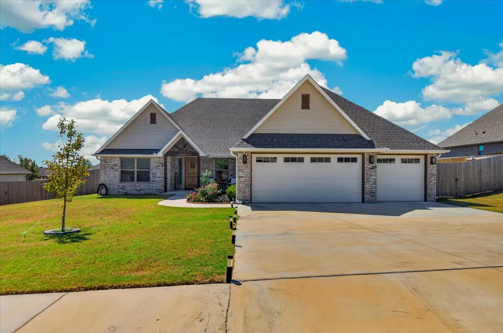 5523 Aspen Avenue Bartlesville, OK 74006