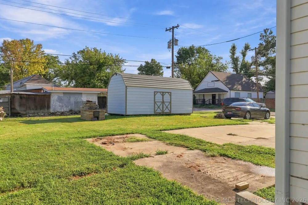 332 E 4th Street Claremore, OK 74017