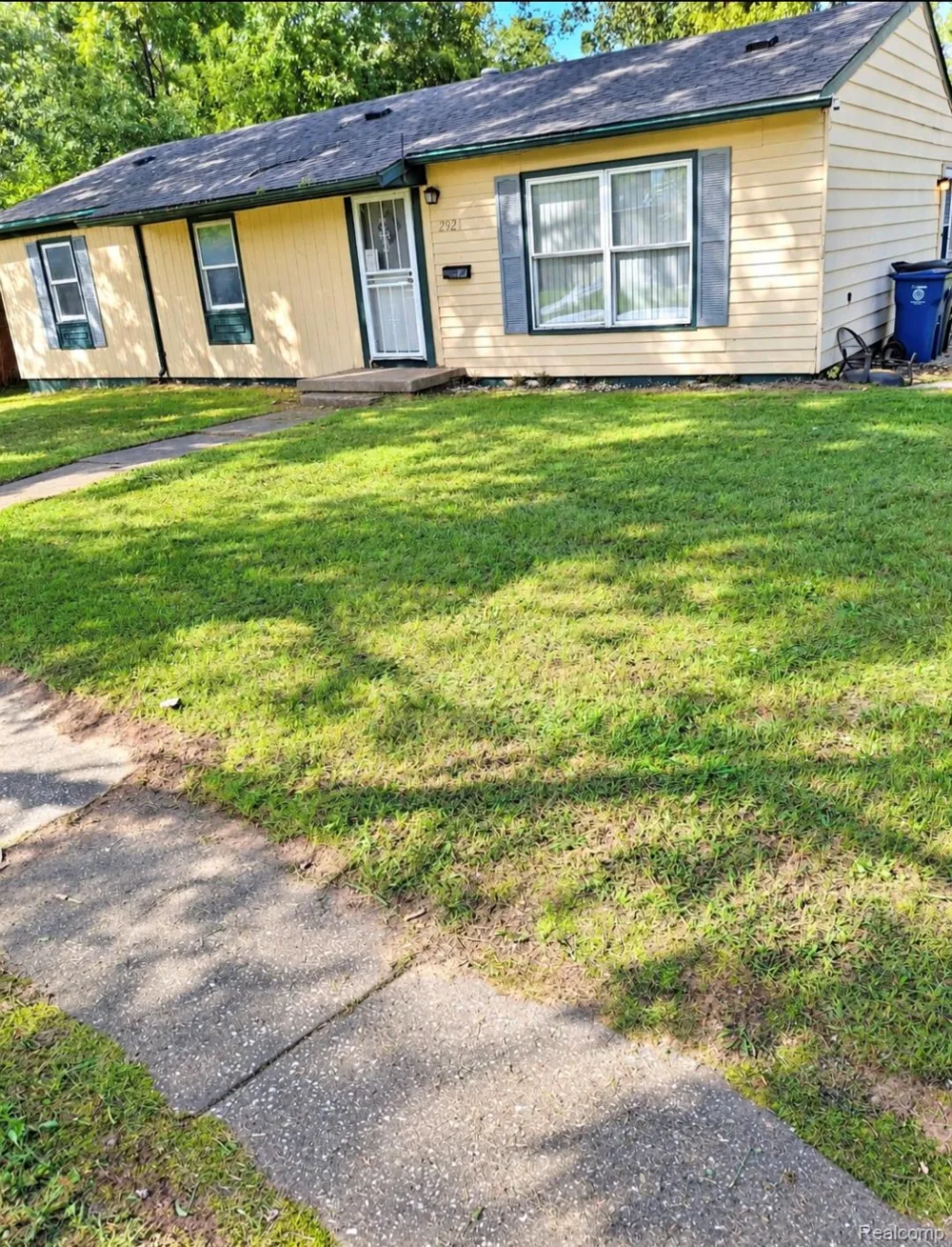2921 E Pierson Road Flint City, MI 48506