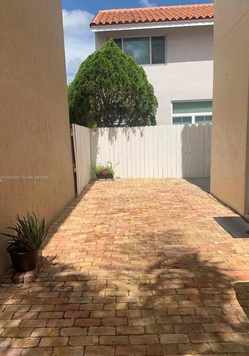 3140 36th Ave #3140 Hollywood, FL 33021