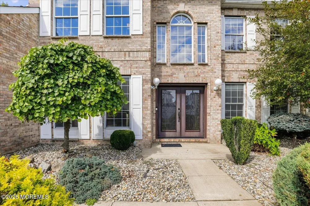 25 Paceview Drive Howell, NJ 07731