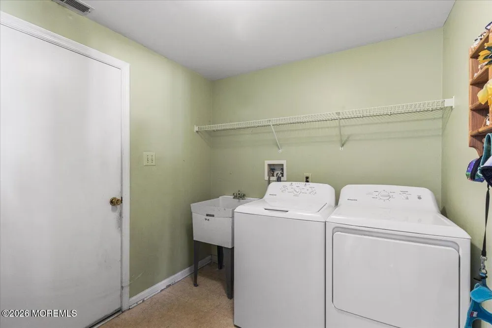 25 Paceview Drive Howell, NJ 07731