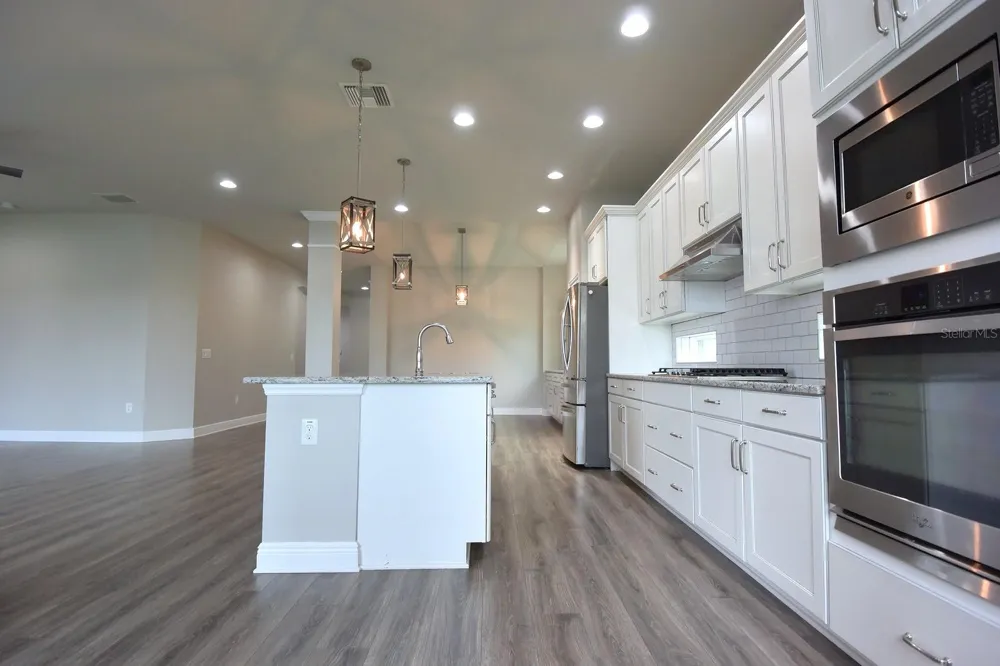 14735 CARAVAN AVENUE Odessa, FL 33556