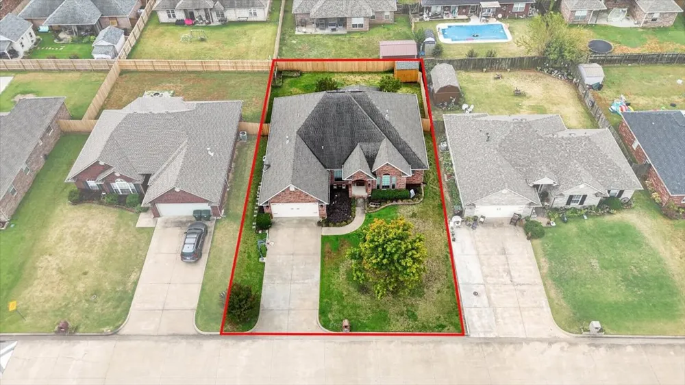 517 S Cary Place Muskogee, OK 74403