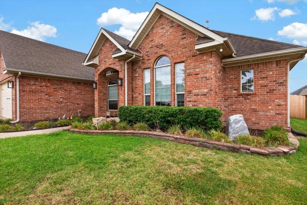 517 S Cary Place Muskogee, OK 74403