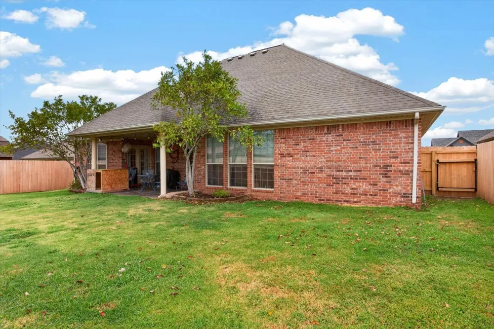 517 S Cary Place Muskogee, OK 74403