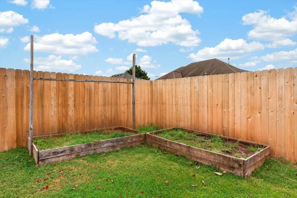 517 S Cary Place Muskogee, OK 74403