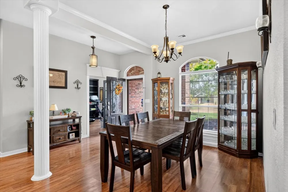 517 S Cary Place Muskogee, OK 74403