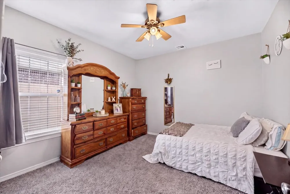 517 S Cary Place Muskogee, OK 74403